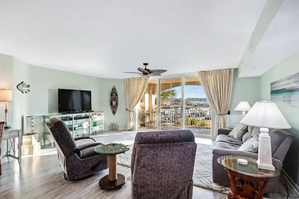 Yacht Club Villas #1-1001