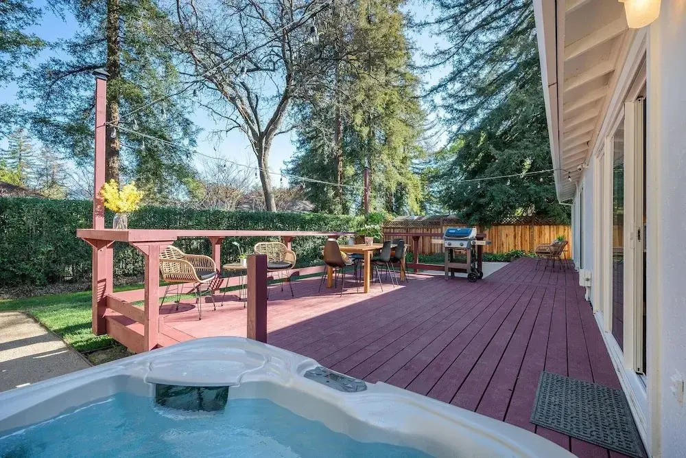 W/ Hot Tub & Detached Office, Modern 3br In Napa! 3 Bedroom Home by RedAwning