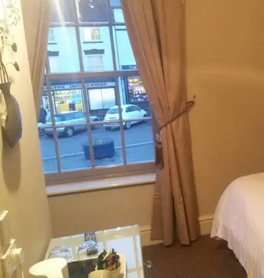 Tilted Wig