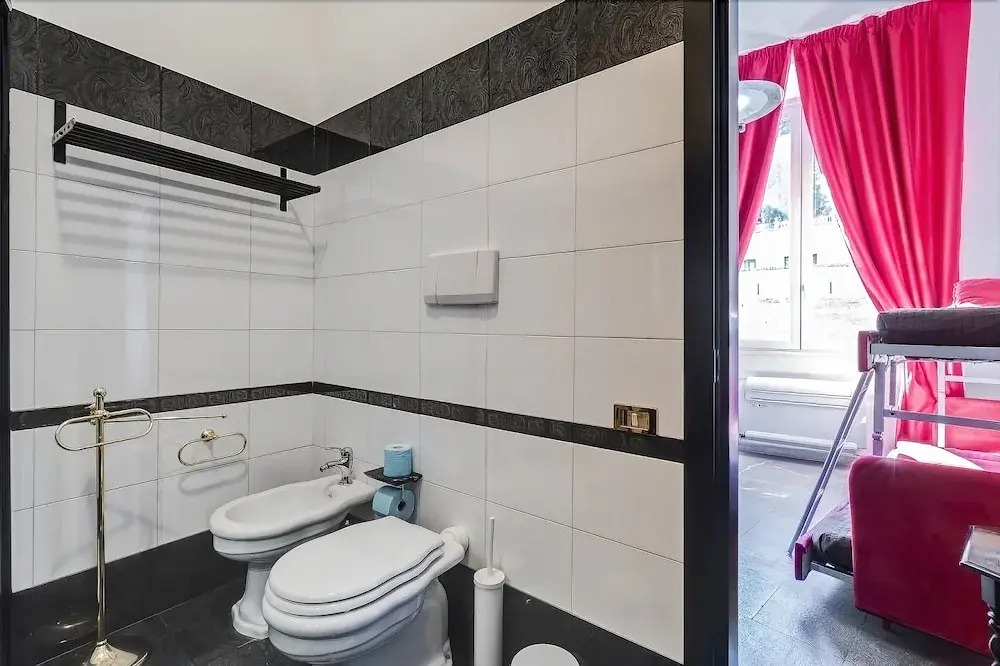 Romantic Vatican Rooms Guest House