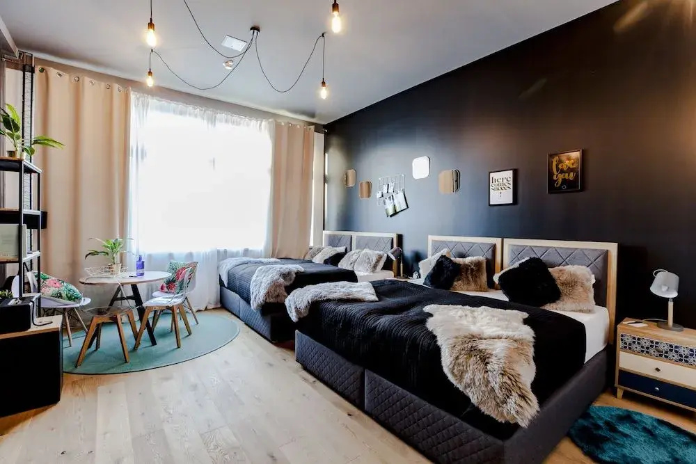 Design Hostel P182