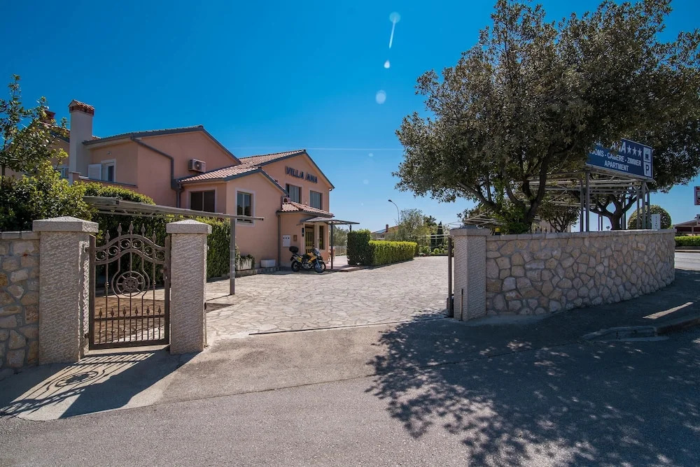 Apartments Villa Ana