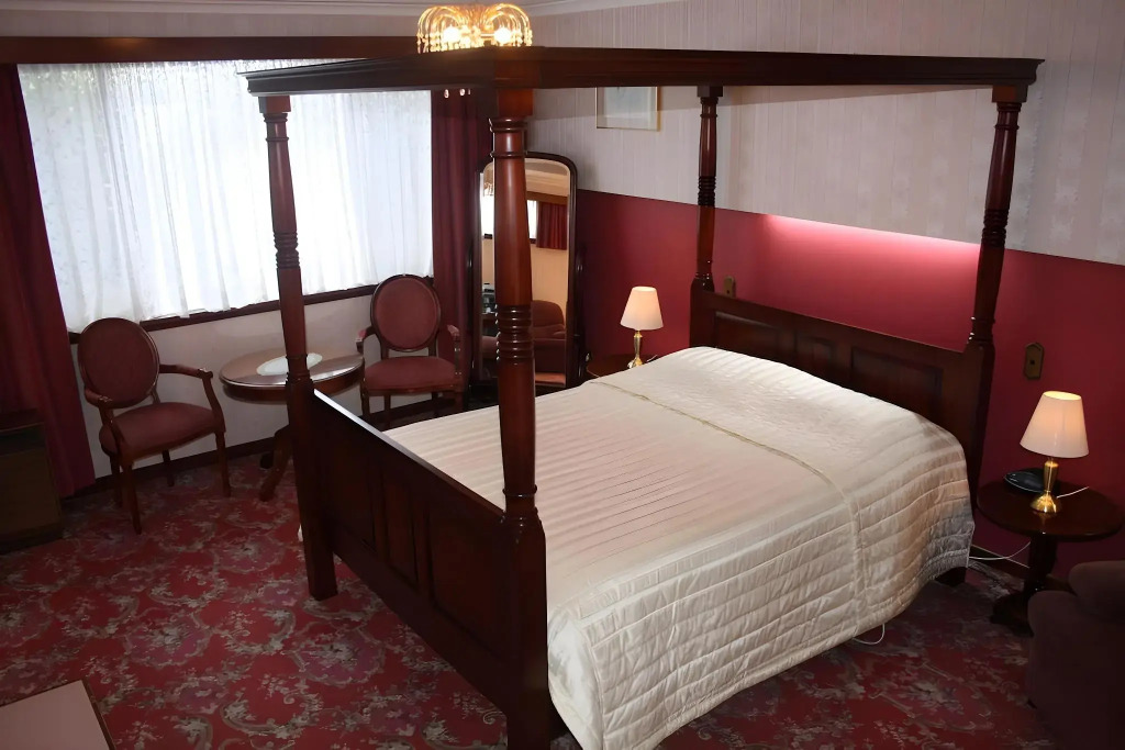 Motel Mayfair on Cavell