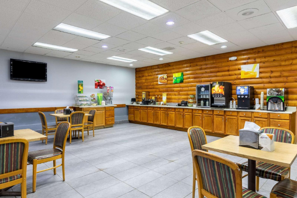 Holiday Inn Newport-I-40 Exit 435