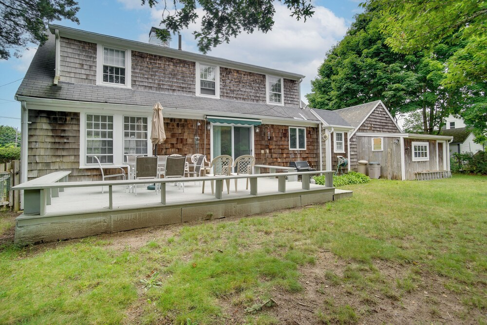 1 Mi to Marina! Hyannis Family Getaway w/ Deck
