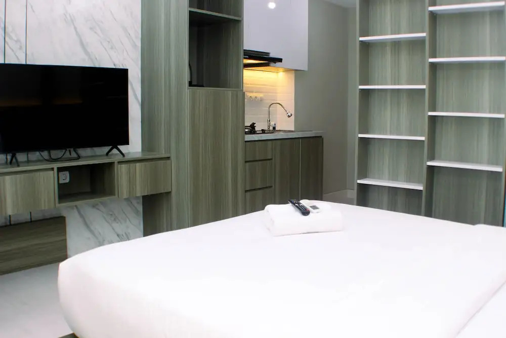 Nice Studio at Gateway Park LRT City Jatibening Apartment By Travelio