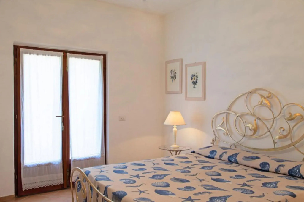 Uniquely located, quiet, facing the sea. 3 +1 pax sea 80m.-SCRITTORE VILLA