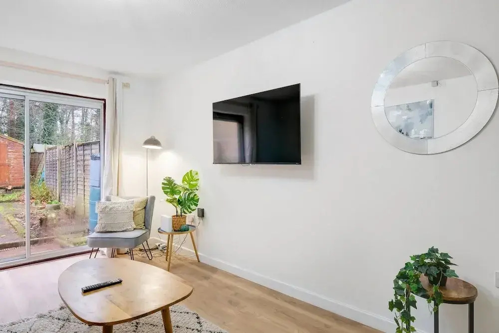 Spacious 4-Bedroom 2-Bath Home in Bywood