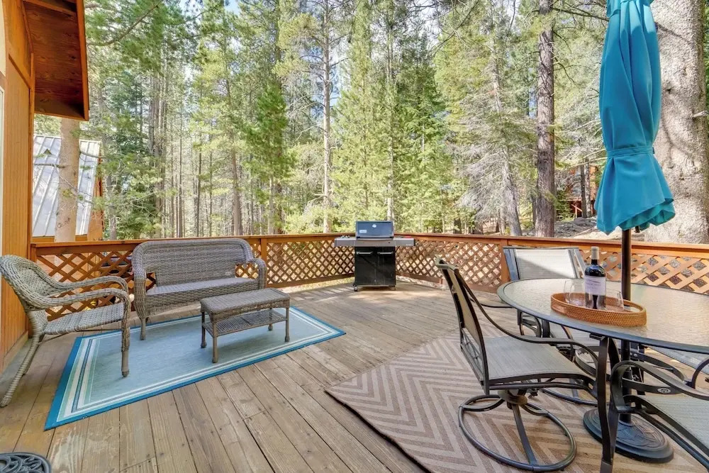 4 Mi to Downhill Ski Resort! Spacious Family Haven