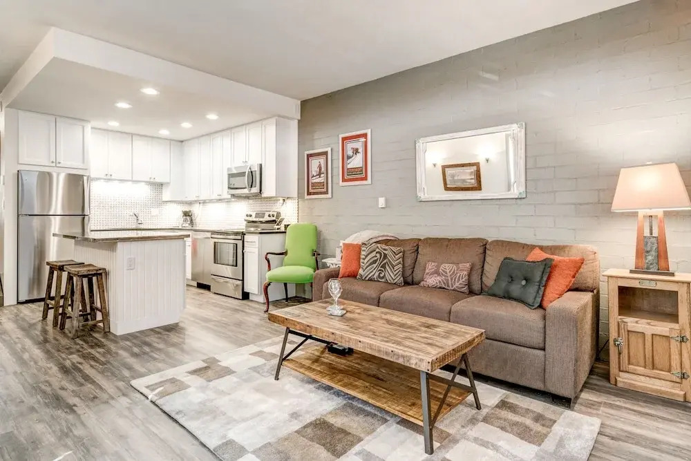 Stunning Condo Across from the Slopes by RedAwning