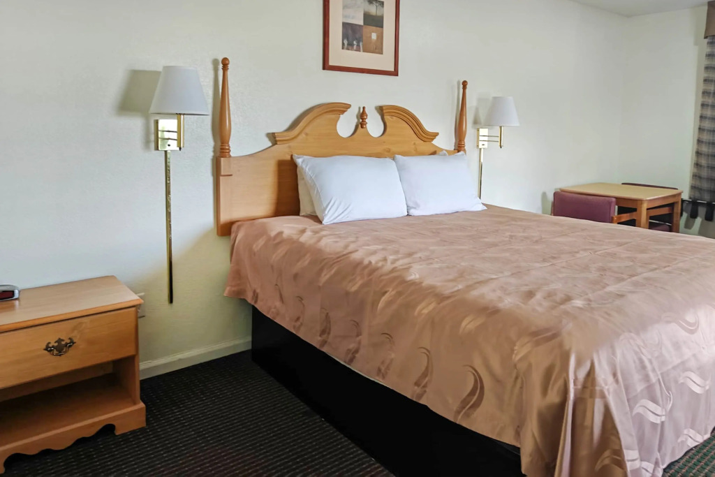 Capital O First Heritage Inn Rantoul IL I 57
