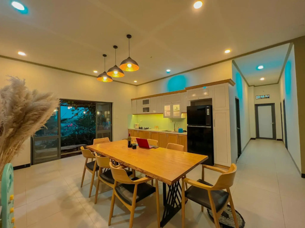Chons Dock Homestay & House Lease - Outdoor Pool & Chill Vibes