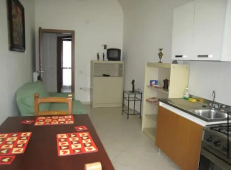 Lory’s residence