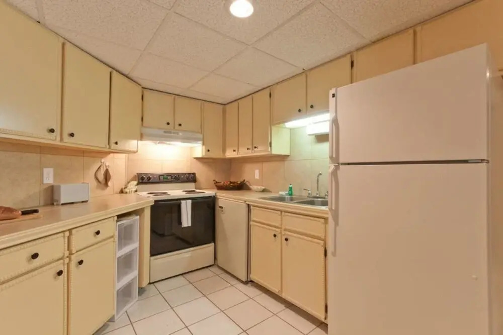 Aquarius Condominium 708