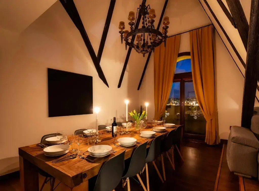 5BR 2BATH Masarykovo nábřeží apartment