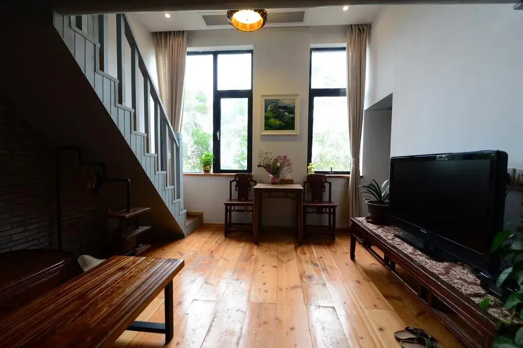 BingHe Street Art Hostel