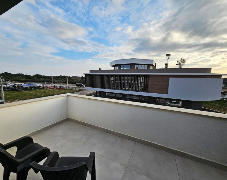 Professionally Maintained Spacious New Suites 2-3