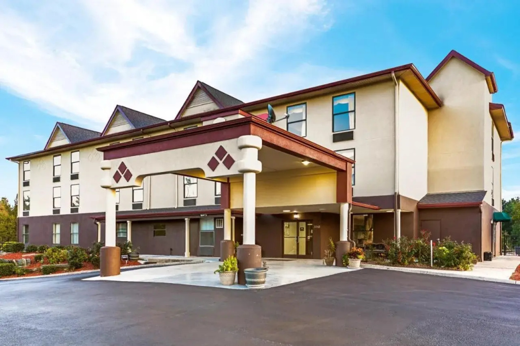 Clarion Pointe