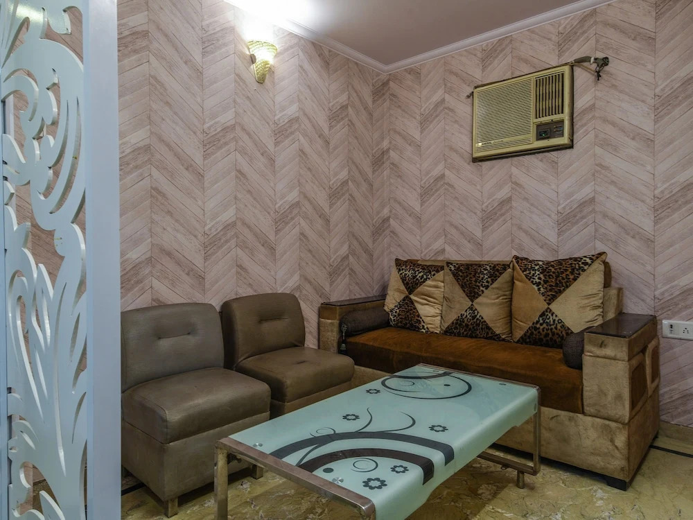 OYO 15763 Hotel Grand inn