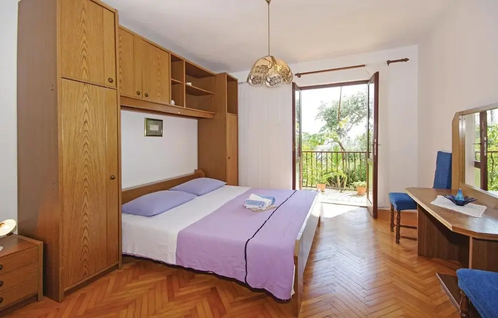 Awesome Home in Sucuraj With Wifi and 2 Bedrooms