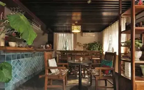Redwood Inn