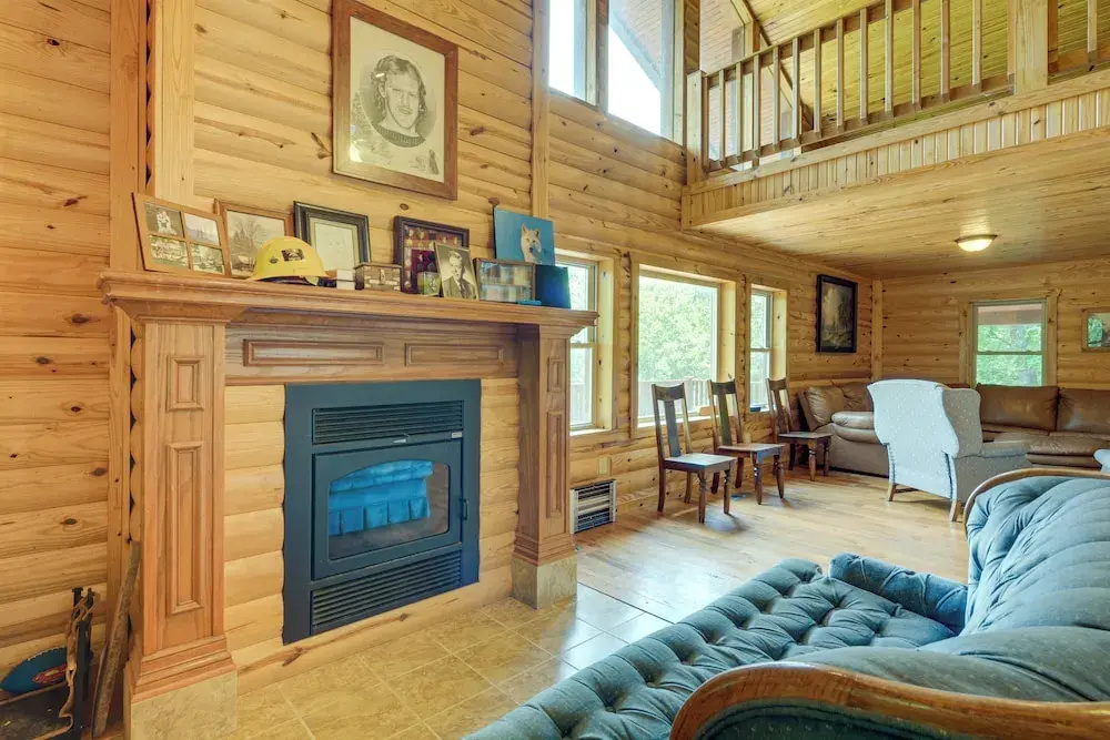 Spacious Log Cabin in Fairland, 1 Mi to Grand Lake