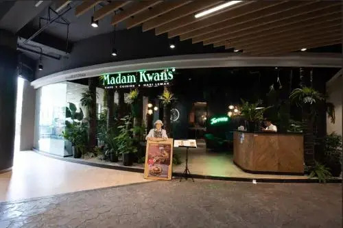 Arcoris Mont Kiara next 163plaza 1-4Pax one plus one Bedroom