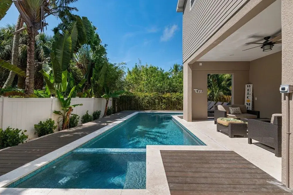 NEW Bay Dreamin 4 Bedroom Private Pool Spa Beach Front Property 3 Home by RedAwning