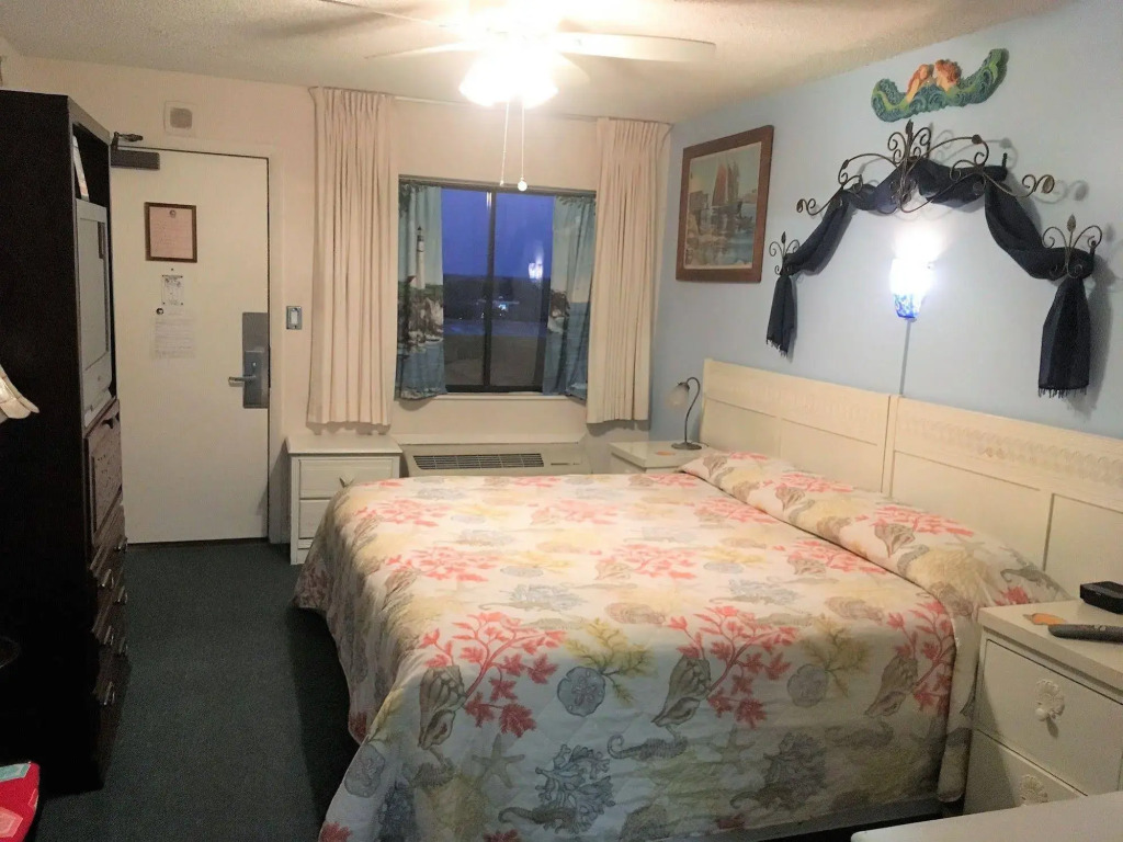 Suites at the Beach
