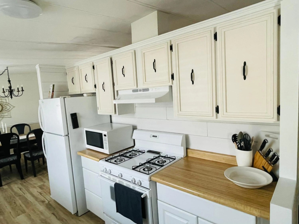 Pet friendly 3 bedroom single family house