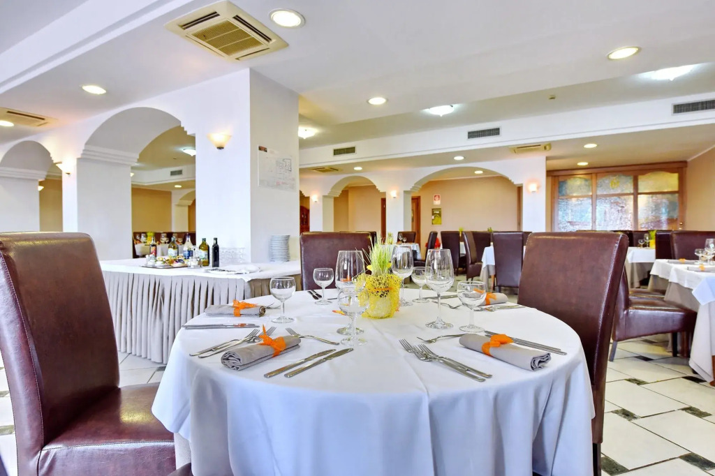 Hotel Costa dOro