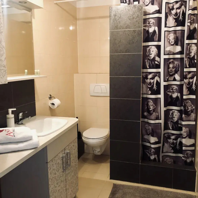Anton Apartments