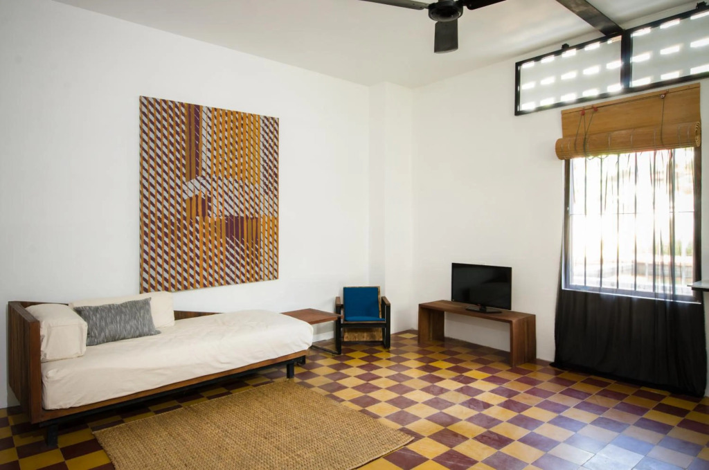 Pages Rooms Hotel