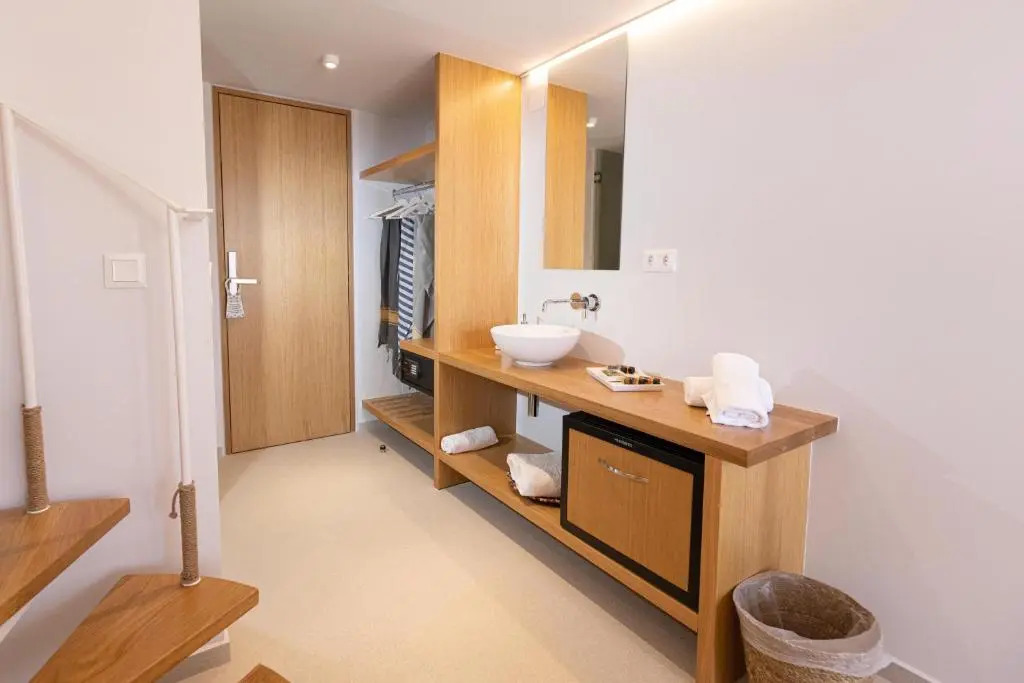 Dimani Suites & Residences