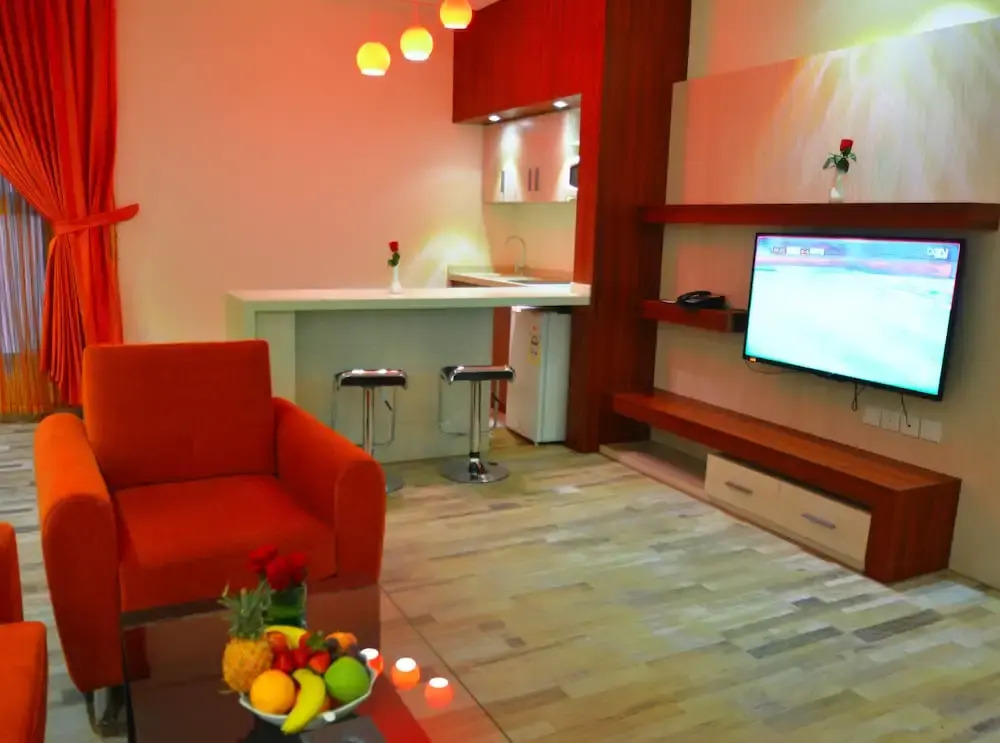 Thwary Hotels Suites 3