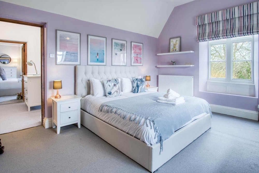 The Old Rectory - 5 Bedroom Holiday Home - Llanedi