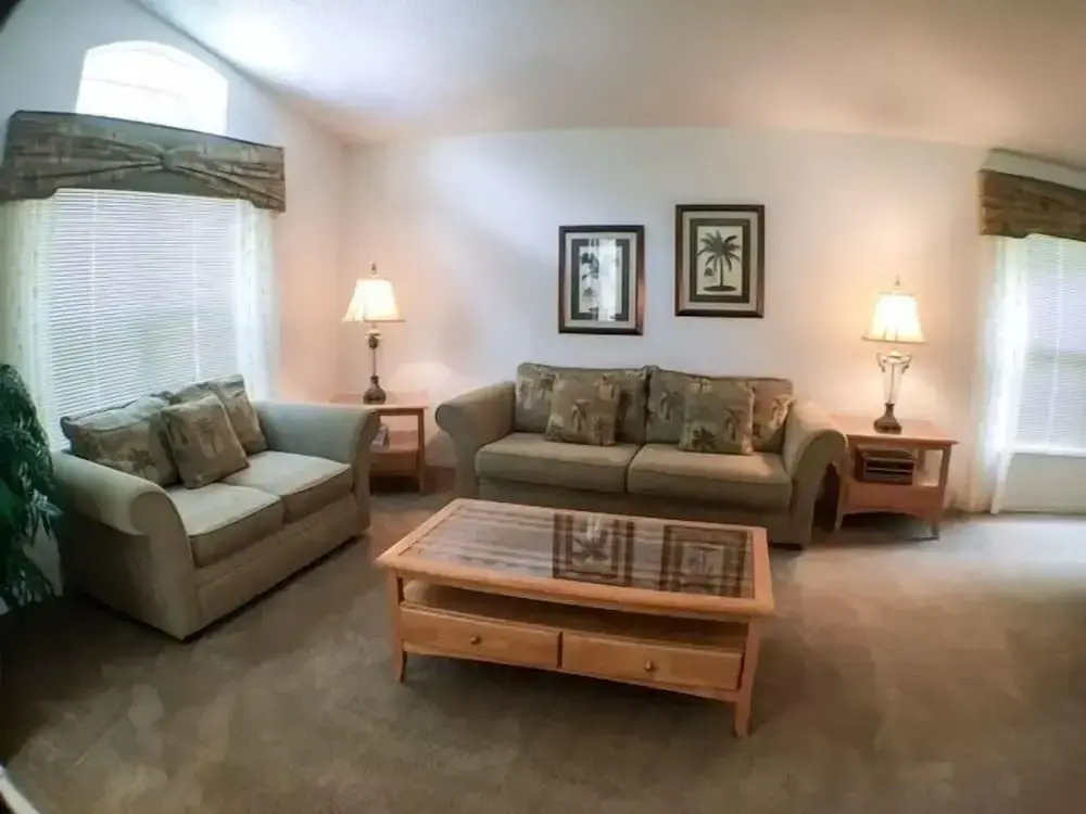 South Facing Pool Great For Families! 4 Bedroom Home by RedAwning