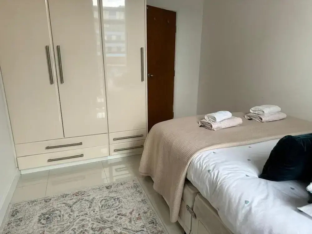 Royal Docks Luxury 3 Bedroom Apartment