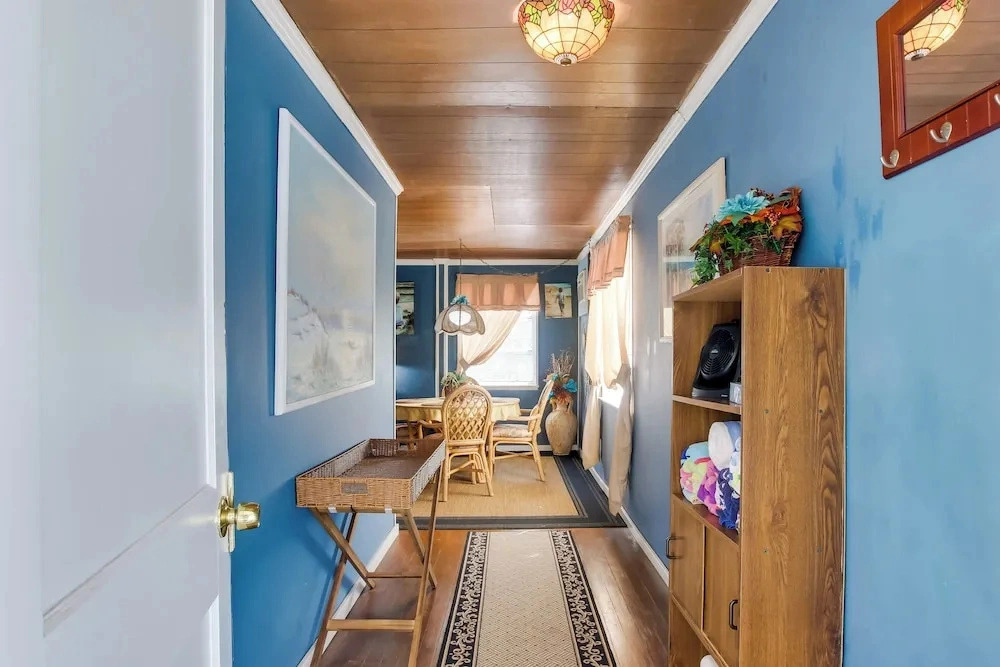 < 3 Mi to Golf & Swim: Cozy Oasis in Lake Worth