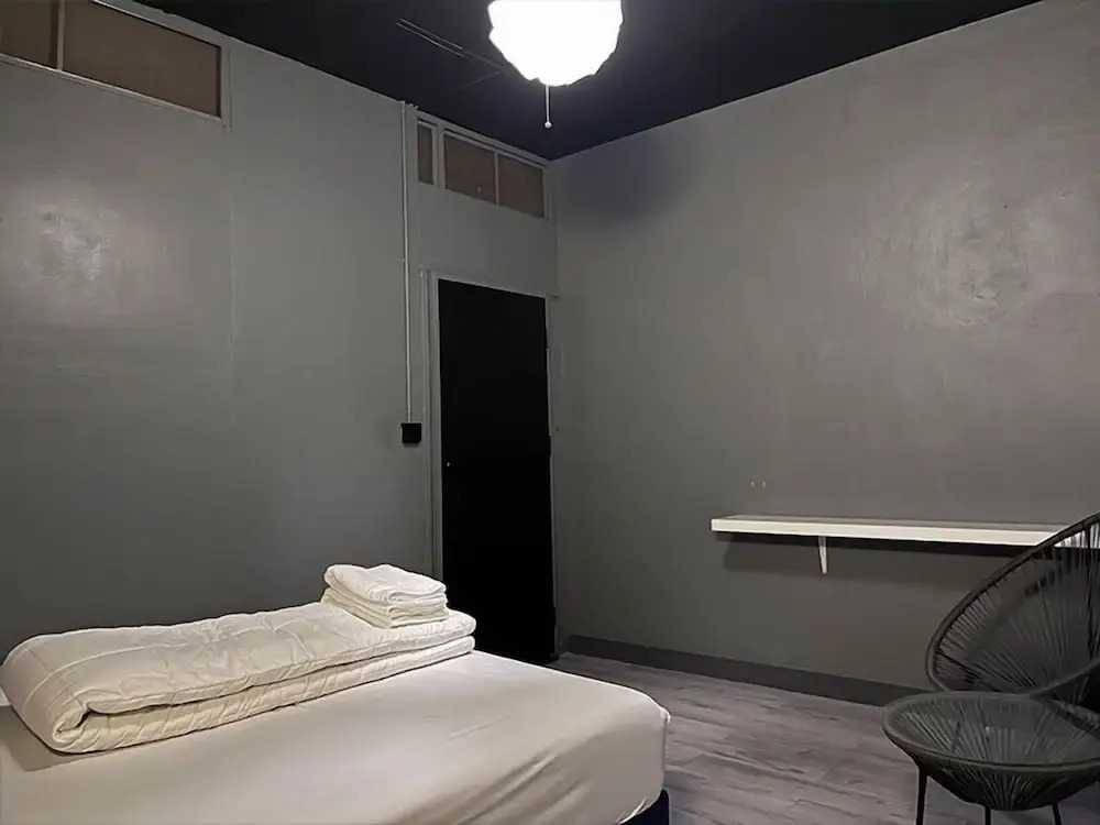 Doctor Alien Hostel