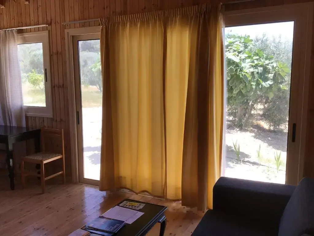 Pervolaris Cottages 2