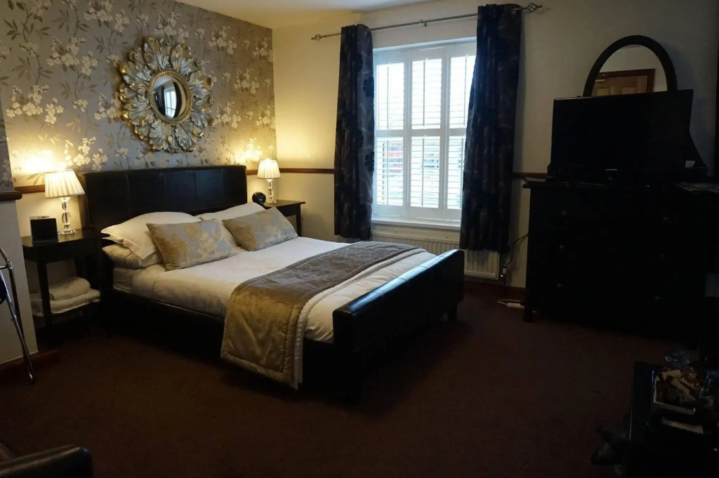 Lakeside Guesthouse