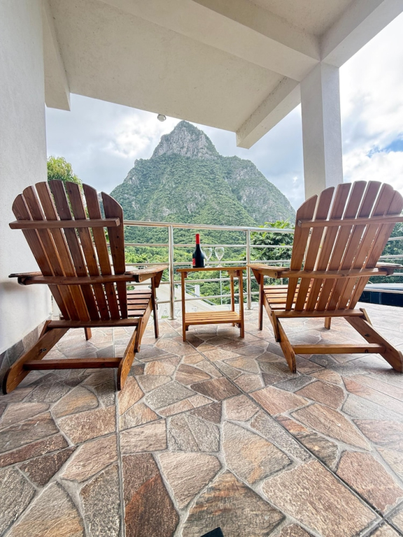 You 4 Ric Piton Suites
