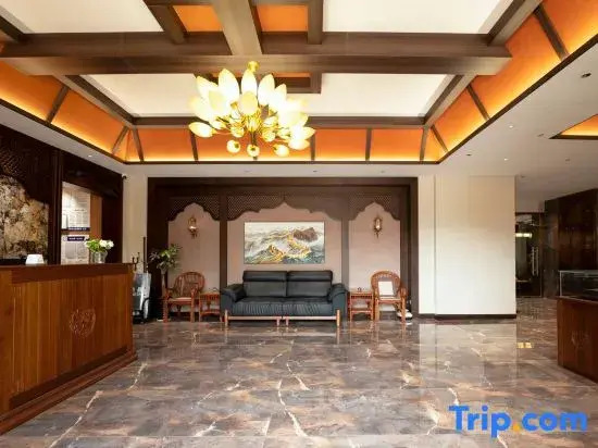 Lanshan She Holiday Hotel (Xishuangbanna Jinghong Menglong Dafosi Manhe Na Scenic Area Branch)
