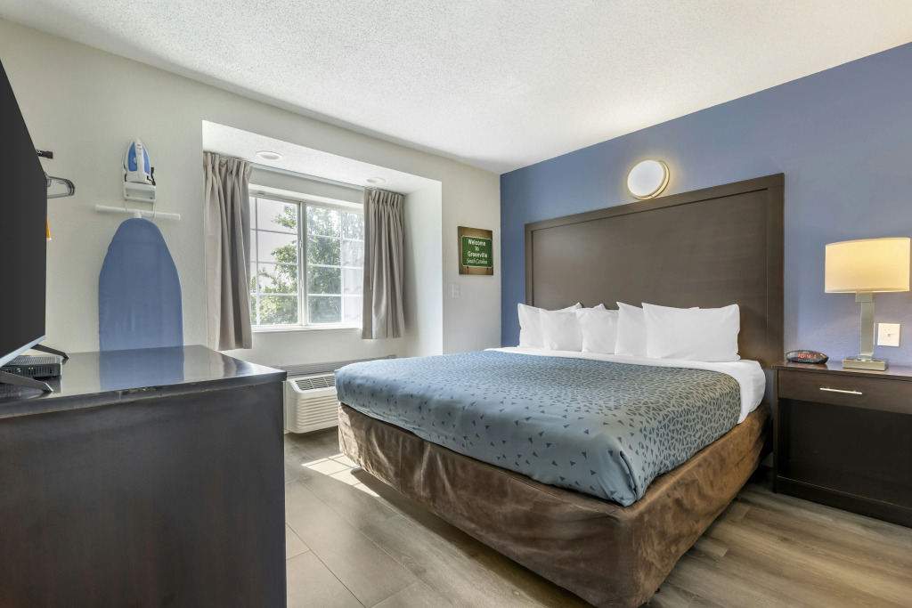 Greenville Pelham Inn by IHG