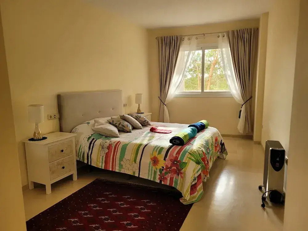 Elviria 2-bed Apt, Sleeps 4, Pool, 20m to Beach