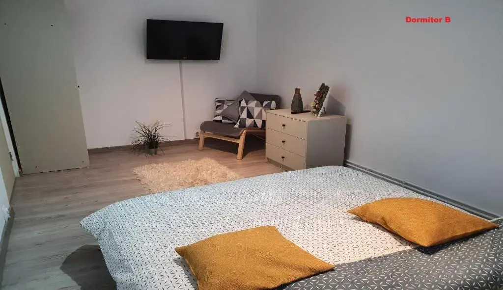MIA Central, Large Apart, 3 rooms, 2 baths, AFI Mall