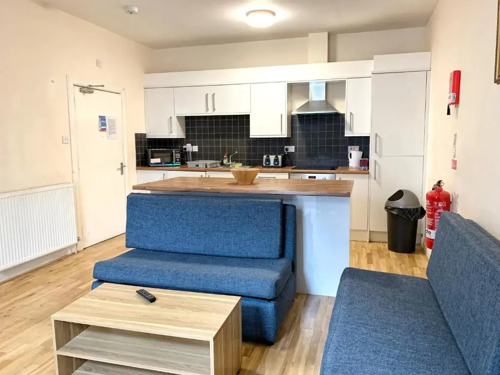 Cairn Hotel & Apartments