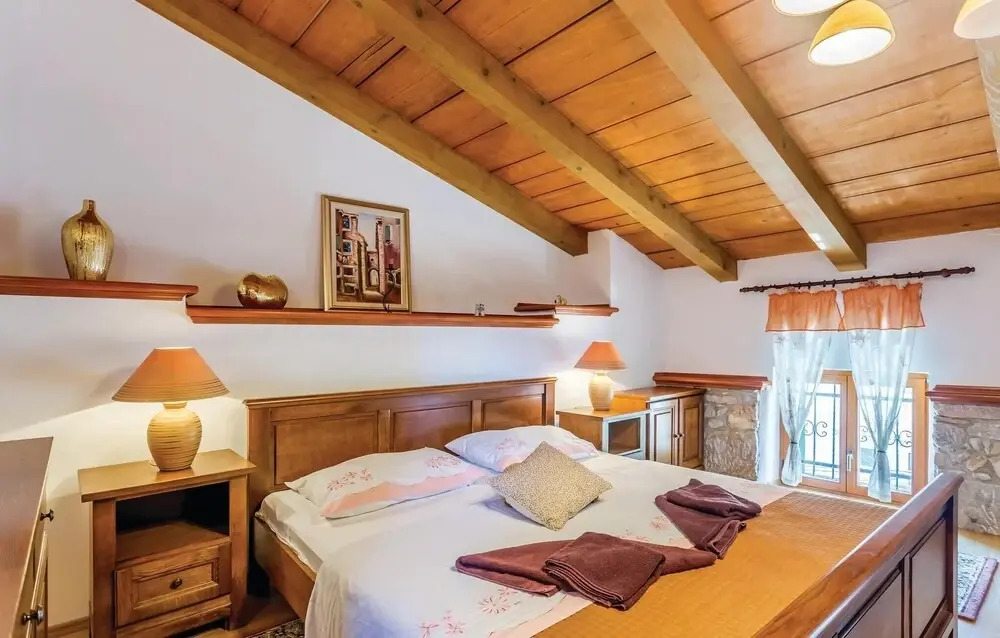 Nice Home in Draga Bascanska With Wifi and 5 Bedrooms