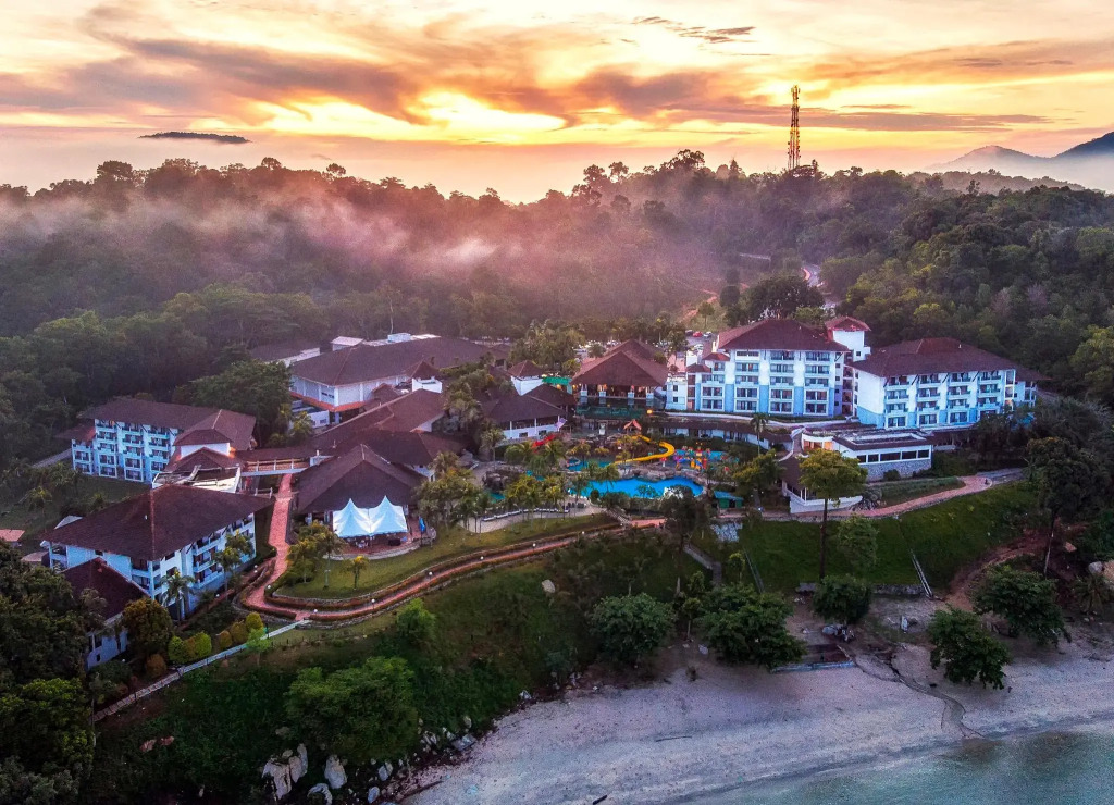 DoubleTree by Hilton Damai Laut